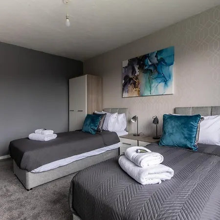 3 Bed Apartment - Perfect For Contractors Near Liverpool Airport Hale  Exterior photo
