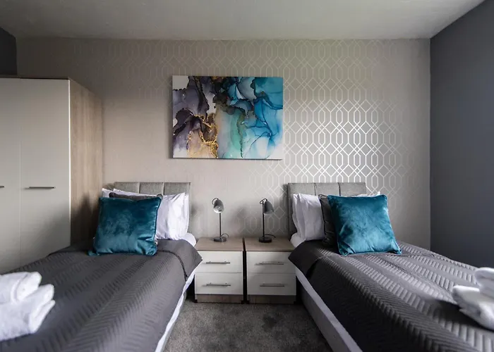 3 Bed Apartment - Perfect For Contractors Near Liverpool Airport