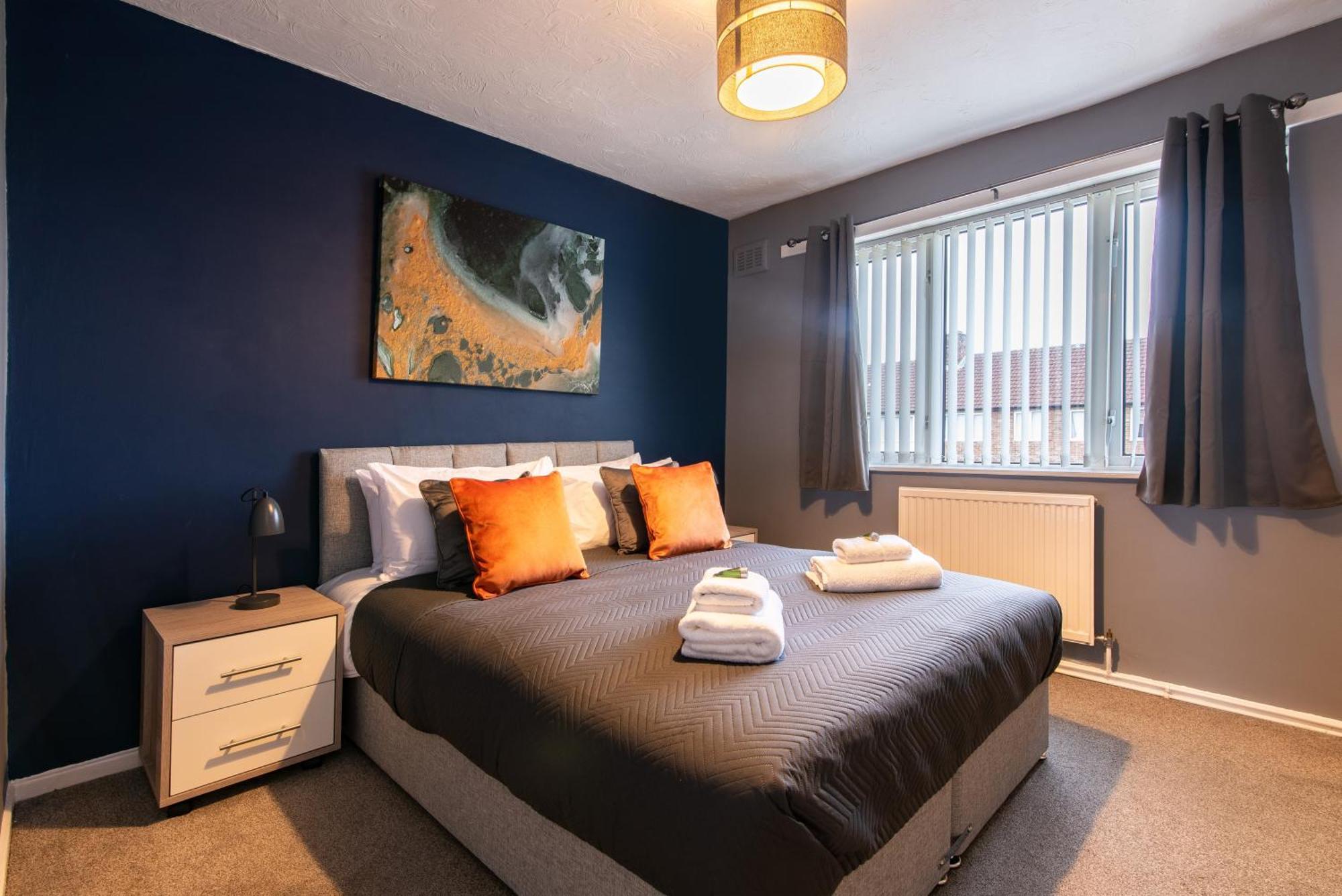 3 Bed - Perfect For Contractors Near Liverpool Airport Apartment