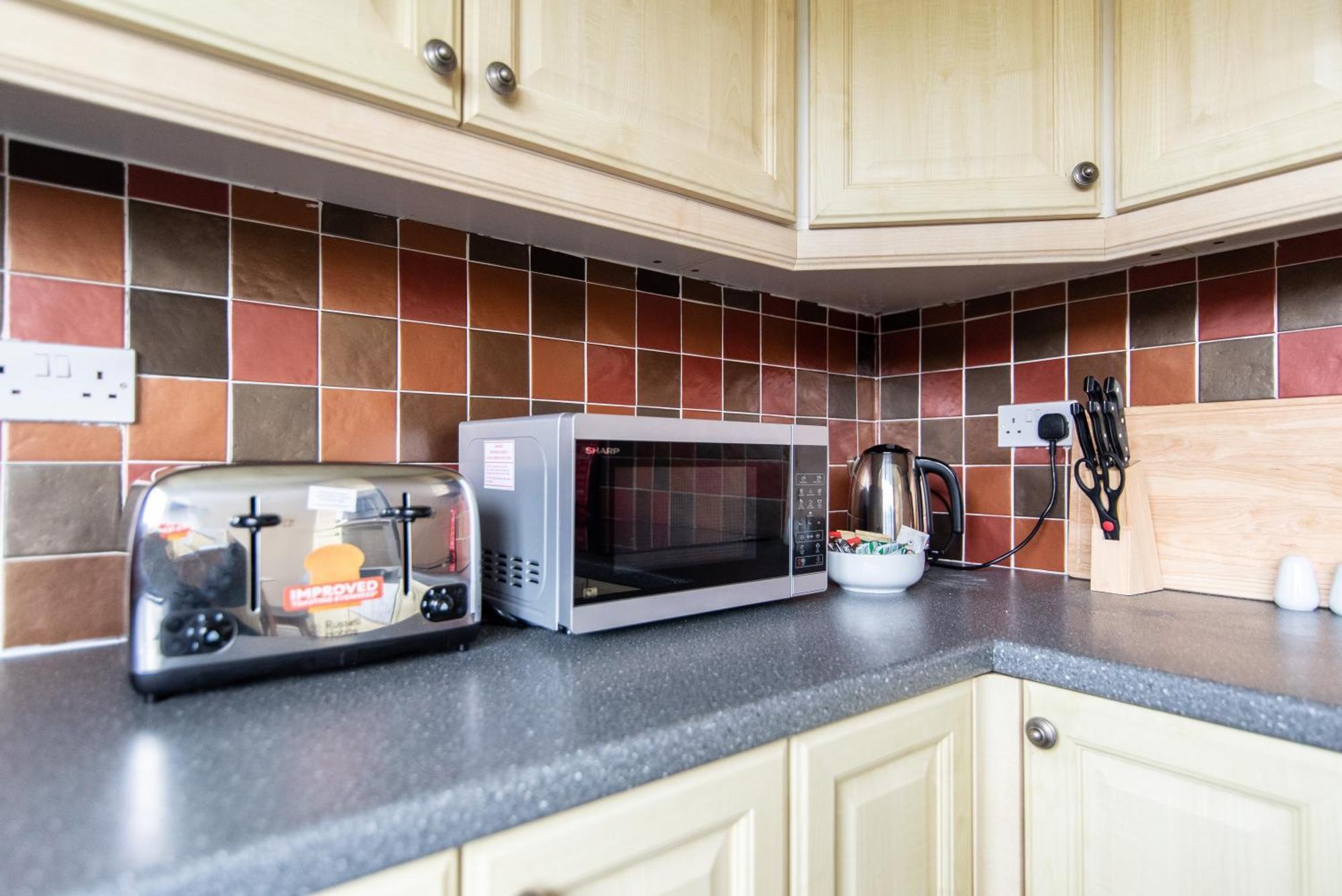 Apartment 3 Bed - Perfect For Contractors Near Liverpool Airport *