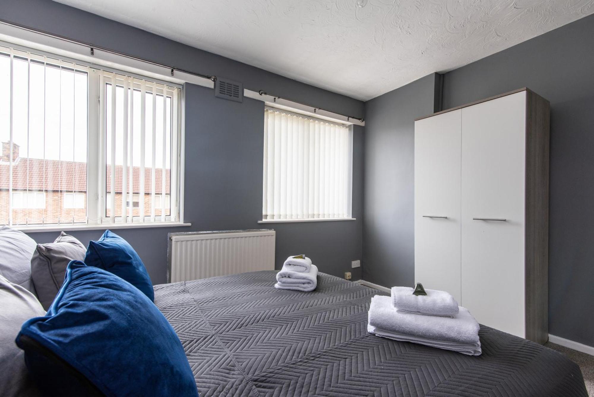 Apartment 3 Bed - Perfect For Contractors Near Liverpool Airport Hale (Merseyside)